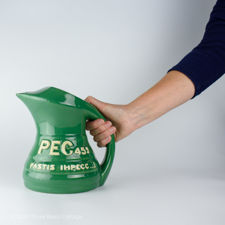 Size demonstration of a PEC 45 Pastis Impecc Water Jug
