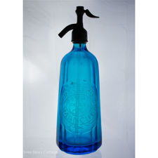 Silhouette view of Blue Glass Brasseries de la Manche Siphon