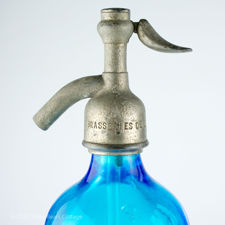 Close up of metal top on Blue Glass Brasseries de la Manche Siphon