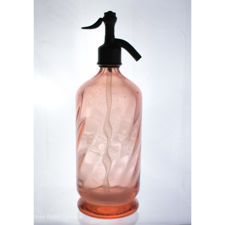 Silhouette view of a G Gaulin à Auxon pink glass siphon