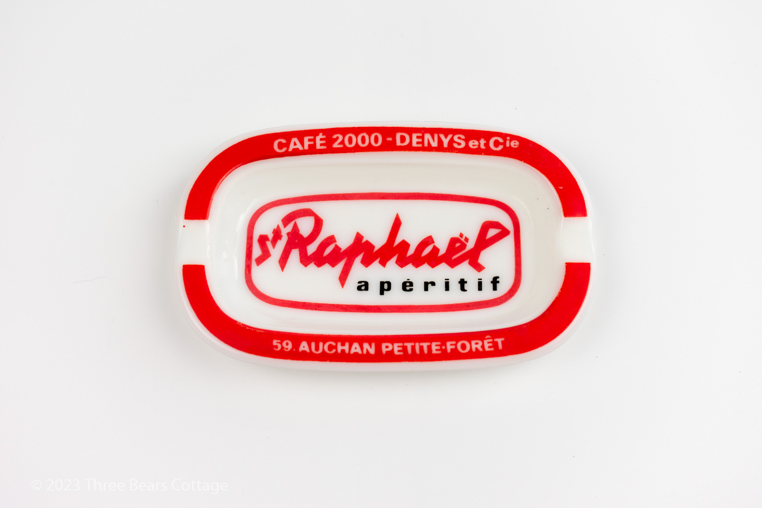 /st-raphaël-aperitif-twin-branded-red-white-glass-ashtray